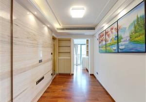 绿景虹湾，新上两房，户型实用，次新房，急卖