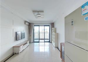 3房户型 户型方正 使用率高 费用少 近地铁 价格可谈