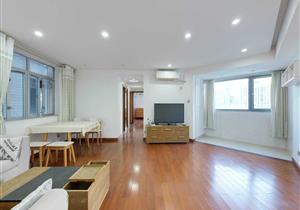 百花公寓，精装修两房，诚心出售价格好商量