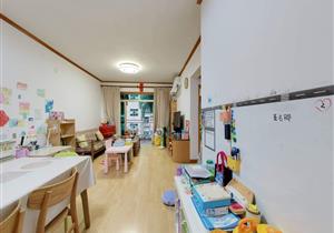 福田区金地海景带电梯两房，户型方正采光好，业主急售价格可以谈