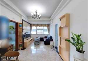 户型方正实用，阳台充足，视野开阔，简欧式精装，可直接拎包入住