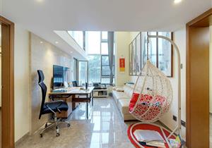 小区特殊户型，精装5房2卫，自住房，价格可谈，红本在手