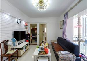 国贸地铁口，适合住家，保养好