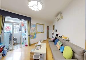 西湖花园，精装修三房，业主诚心出售，看房方便