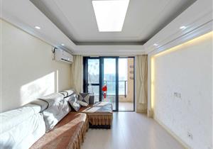 地铁口天虹楼上精装两房诚心出售，红本在手