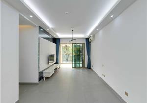 荔山公馆8号公馆环境优美，靠公园的家，房子户型带有超大阳台。