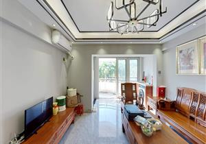 康桥花园，精装三房，满二少税，花园中间，住家安静