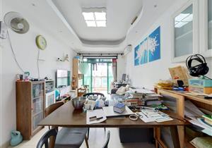 石厦地铁口书包房生活便利