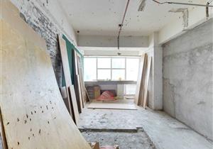 财富广场A座独立大单间，价格漂亮，书包都在