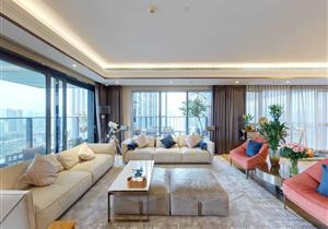 天鹅湖高区C位置一线海景，豪华装修，诚心出售