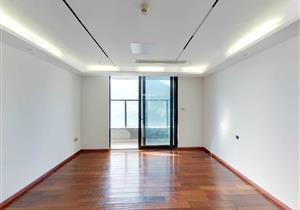 君临海域，精装修出售