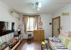 离育才二小二中只有100米，容积率只有1.0的低密度小区