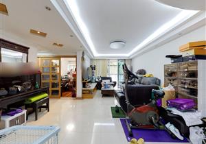 梧桐山脚下.安静舒适.鸟语花香.适合居住