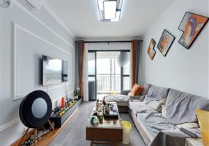 新出地铁口物业全新装修中层大两居买来即住环境清幽