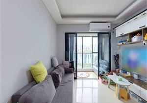 正地铁下水径站，两房两厅，采光通风好，税费少，精装修