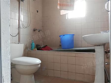 龙城花园-卫生间