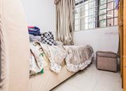 布吉中心花园-次卧