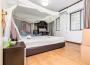 布吉中心花园-主卧