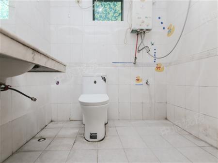 新港鸿花园-卫生间