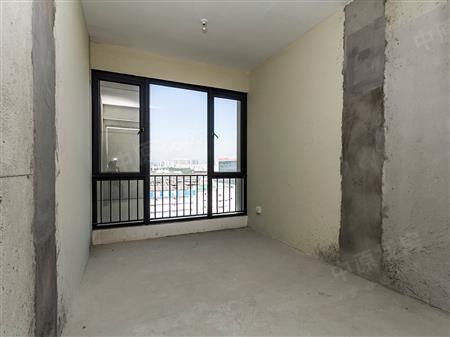 金地龙城中央-次卧