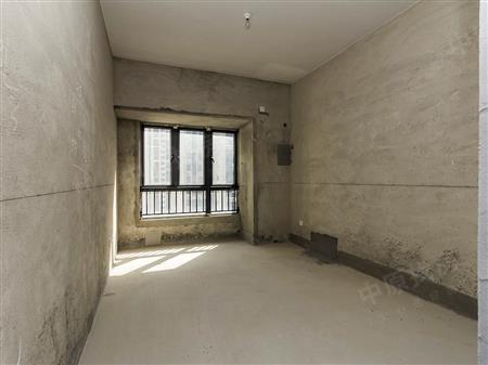 金地龙城中央-次卧