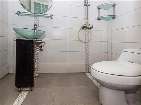 英郡年华花园（一期）-卫生间