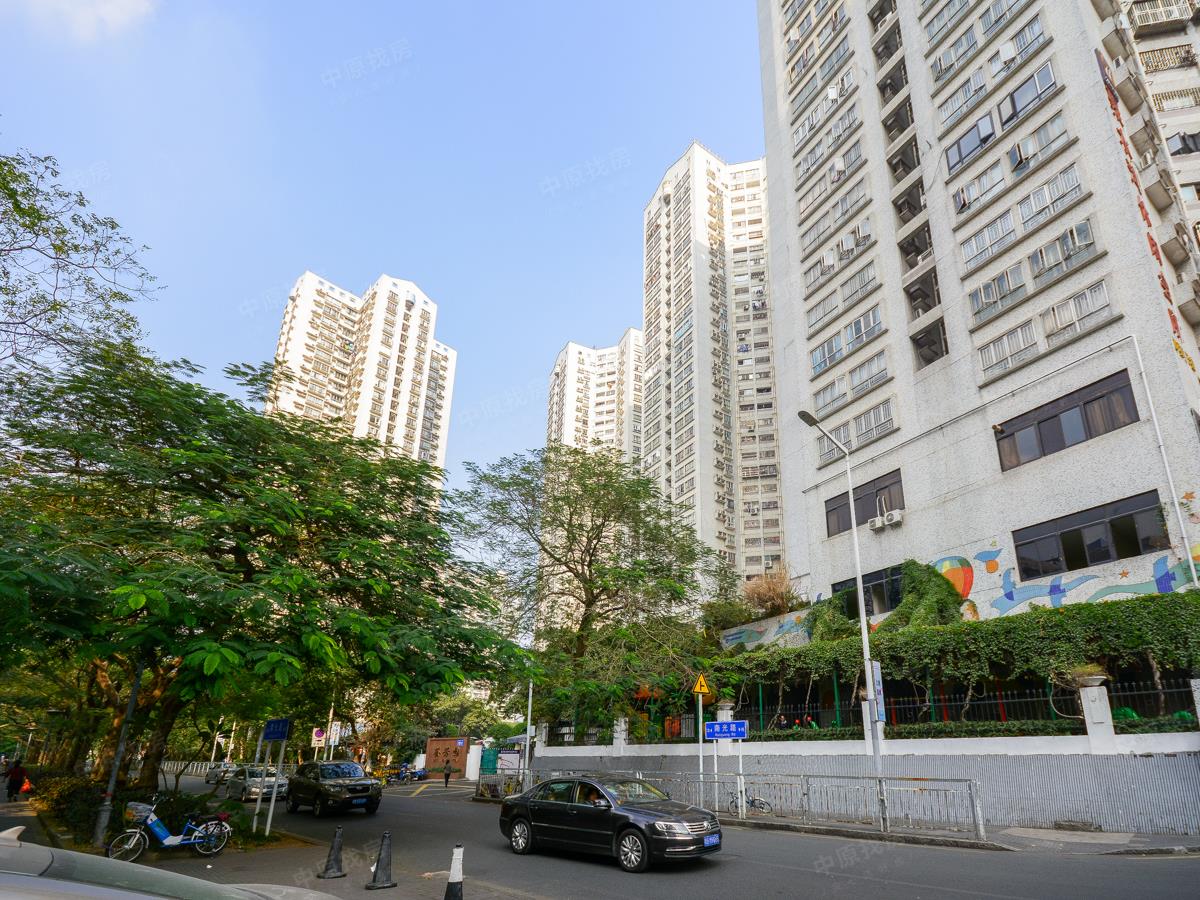 南二外未用 荟芳园 精装修 大三房装修保养好 诚心卖