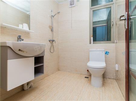 倚山花园（三期）-卫生间