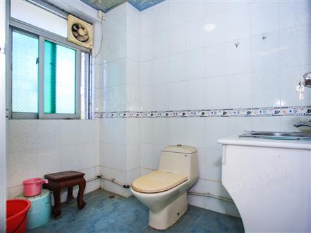 文汇农贸市场综合楼-卫生间