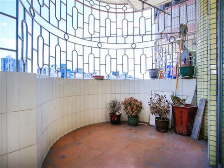 文汇农贸市场综合楼-阳台