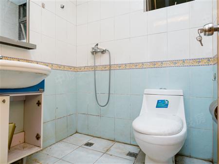 阳光四季-卫生间