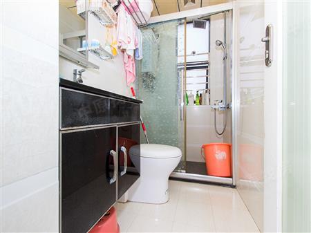 阳光花园-卫生间