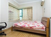 新港鸿花园-主卧