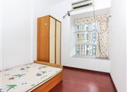 大芬油画苑-次卧