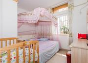 中房怡芬花园-主卧