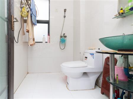 阳光花园-卫生间