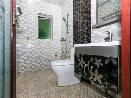 信义假日名城(五期B山翠居)-卫生间