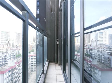 嘉葆润金座一期-阳台