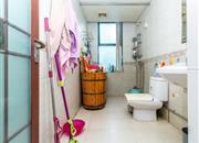 新港鸿花园-卫生间