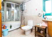 新港鸿花园-卫生间