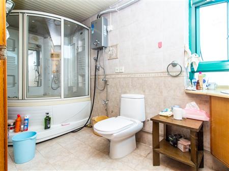 新港鸿花园-卫生间