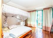 新港鸿花园-主卧