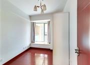 百仕达东郡-次卧