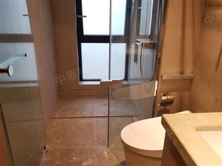 半岛城邦花园三期-卫生间