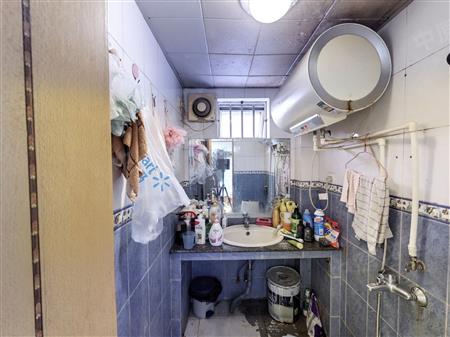 愉天小区-卫生间