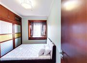 淘金山湖景花园一期-次卧