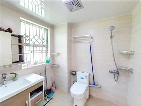 春天广场-卫生间