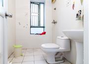 君逸华府-卫生间