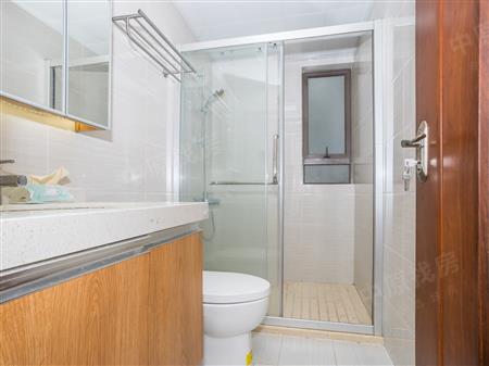 德润荣君府-卫生间