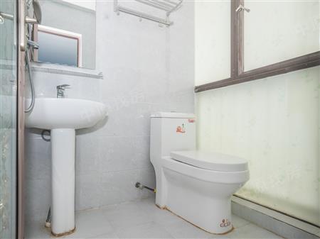 龙岸花园-卫生间